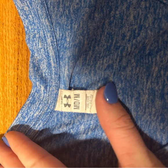 Women’s blue under armour athletic t shirt - wicking material - Picture 4 of 4